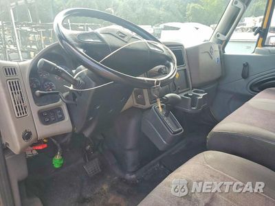 Zdjęcie 8 z 13 samochodu: 2017 INTERNATIONAL 4300 BOX TRUCK VIN:1HTMMMML1HH741534 - miniatura