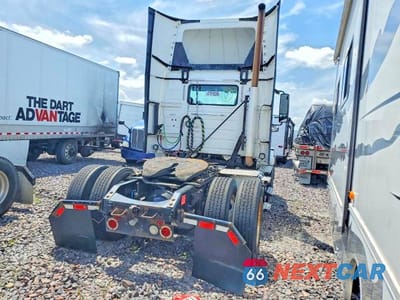 Zdjęcie 6 z 10 samochodu: 2017 VOLVO VNL SEMI TRUCK VIN:4V4N39TG2HN988220 - miniatura