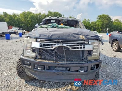 Piąte zdjęcie samochodu w środku: 2018 FORD F250 SUPER DUTY VIN:1FT7W2BTXJEC39267 - miniatura