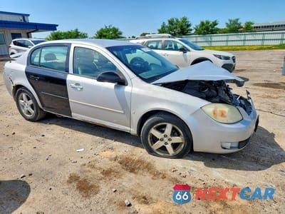Czwarte zdjęcie samochodu z boku: 2005 CHEVROLET COBALT LS VIN:1G1AL52F057518756 - miniatura
