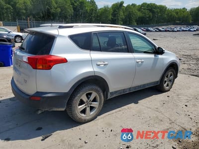 Trzecie zdjęcie samochodu z tyłu: 2015 TOYOTA RAV4 XLE VIN:2T3RFREV8FW251495 - miniatura