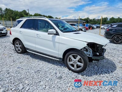 Czwarte zdjęcie samochodu z boku: 2018 MERCEDES-BENZ GLE 350 VIN:4JGDA5JBXJB000195 - miniatura
