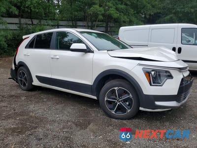 Czwarte zdjęcie samochodu z boku: 2026 KIA NIRO LX VIN:KNDCP3LE4T5325081 - miniatura