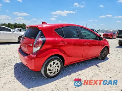 Trzecie zdjęcie samochodu z tyłu: 2016 TOYOTA PRIUS C TWO VIN:JTDKDTB34G1139722 - miniatura