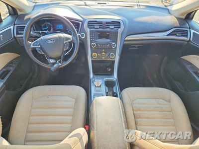 Zdjęcie 8 z 12 samochodu: 2017 FORD FUSION S VIN:3FA6P0G73HR372359 - miniatura