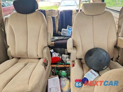 Zdjęcie 10 z 13 samochodu: 2008 HYUNDAI ENTOURAGE GLS VIN:KNDMC233386056193 - miniatura