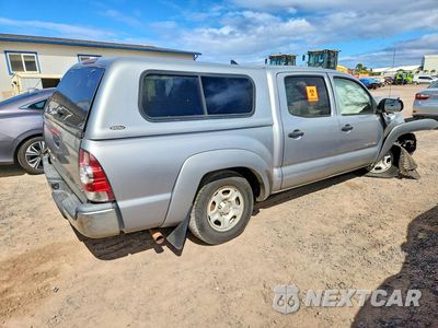 Trzecie zdjęcie samochodu z tyłu: 2015 TOYOTA TACOMA DOUBLE CAB VIN:5TFJX4CN5FX057230 - miniatura