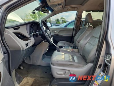 Zdjęcie 7 z 13 samochodu: 2018 TOYOTA SIENNA XLE 8-PASSENGER VIN:5TDYZ3DCXJS927018 - miniatura