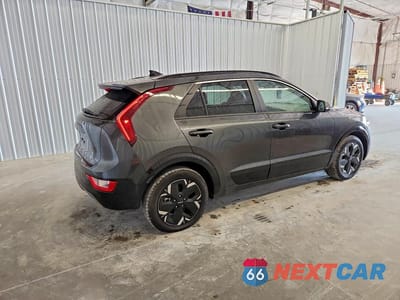 Trzecie zdjęcie samochodu z tyłu: 2023 KIA NIRO WIND VIN:KNDCR3L15P5071085 - miniatura