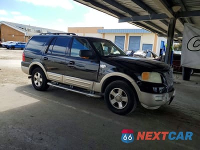 Czwarte zdjęcie samochodu z boku: 2006 FORD EXPEDITION EDDIE BAUER VIN:1FMFU18516LA37694 - miniatura