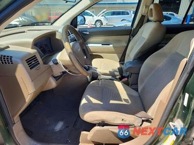 Zdjęcie 7 z 12 samochodu: 2008 JEEP COMPASS SPORT VIN:1J8FF47W98D534136 - miniatura