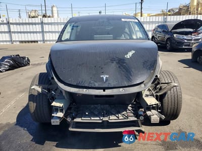 Piąte zdjęcie samochodu w środku: 2022 TESLA MODEL Y VIN:7SAYGDEE2NF409753 - miniatura
