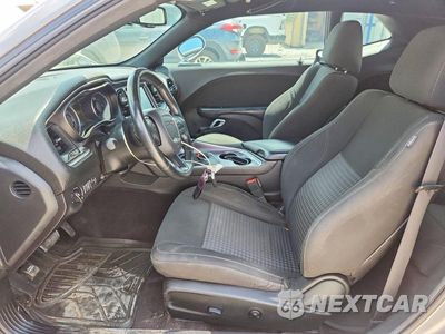 Zdjęcie 7 z 12 samochodu: 2016 DODGE CHALLENGER SXT VIN:2C3CDZAG3GH245550 - miniatura