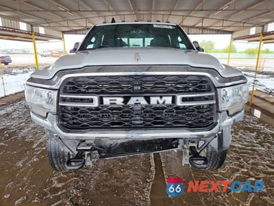Piąte zdjęcie samochodu w środku: 2021 RAM 2500 TRADESMAN VIN:3C6UR5CJ1MG624035 - miniatura