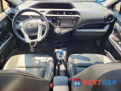 Zdjęcie 8 z 13 samochodu: 2016 TOYOTA PRIUS C FOUR VIN:JTDKDTB3XG1115859 - miniatura