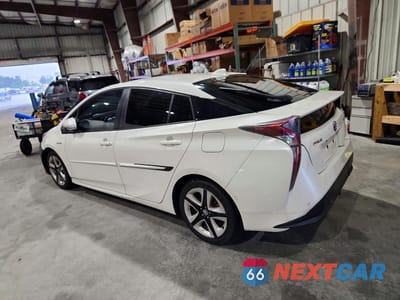 Drugie zdjęcie samochodu z przodu: 2016 TOYOTA PRIUS FOUR TOURING VIN:JTDKARFU6G3022758 - miniatura