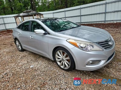 Czwarte zdjęcie samochodu z boku: 2013 HYUNDAI AZERA BASE VIN:KMHFH4JG9DA263458 - miniatura