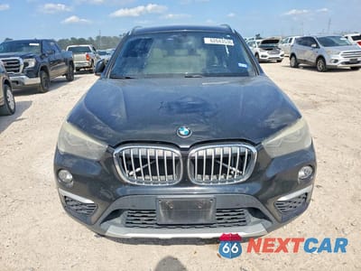 Piąte zdjęcie samochodu w środku: 2017 BMW X1 SDRIVE28I VIN:WBXHU7C33H5H37560 - miniatura