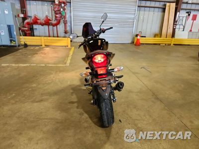 Czwarte zdjęcie samochodu z boku: 2016 HONDA CB300 F VIN:MLHNC5212G5200579 - miniatura