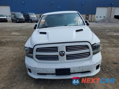 Piąte zdjęcie samochodu w środku: 2015 RAM 1500 SPORT VIN:1C6RR7UT5FS552303 - miniatura