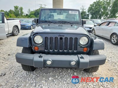 Piąte zdjęcie samochodu w środku: 2012 JEEP WRANGLER SAHARA VIN:1C4AJWBG7CL264706 - miniatura