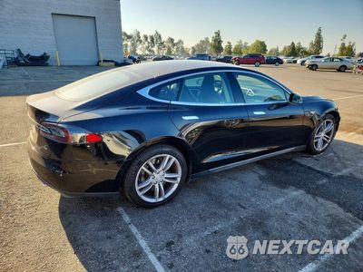 Trzecie zdjęcie samochodu z tyłu: 2014 TESLA MODEL S VIN:5YJSA1S15EFP44526 - miniatura