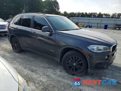 Czwarte zdjęcie samochodu z boku: 2015 BMW X5 XDRIVE35I VIN:5UXKR0C59F0K60376 - miniatura