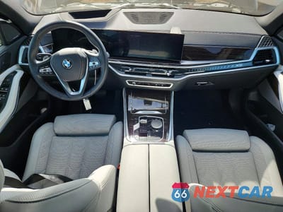 Zdjęcie 8 z 12 samochodu: 2025 BMW X5 XDRIVE40I VIN:5UX23EU03S9Y54954 - miniatura