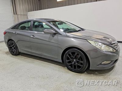 Czwarte zdjęcie samochodu z boku: 2011 HYUNDAI SONATA SE VIN:5NPEC4AC9BH070924 - miniatura