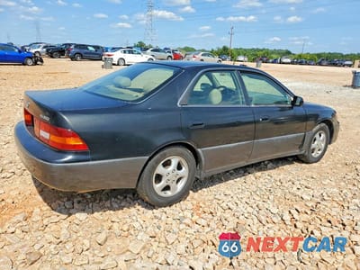 Trzecie zdjęcie samochodu z tyłu: 1999 LEXUS ES 300 VIN:JT8BF28G2X0213738 - miniatura