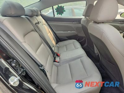 Zdjęcie 10 z 12 samochodu: 2018 HYUNDAI ELANTRA LIMITED VIN:5NPD84LF6JH272221 - miniatura