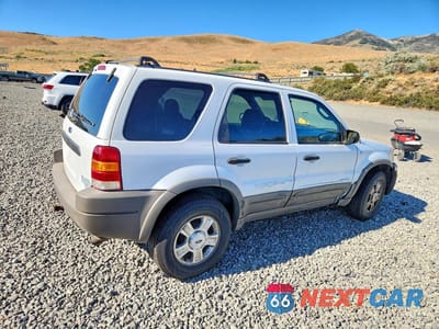 Trzecie zdjęcie samochodu z tyłu: 2002 FORD ESCAPE XLT VIN:1FMCU04102KA79340 - miniatura