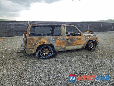Trzecie zdjęcie samochodu z tyłu: 1998 CHEVROLET TAHOE K1500 VIN:3GNEK18R4WG149743 - miniatura