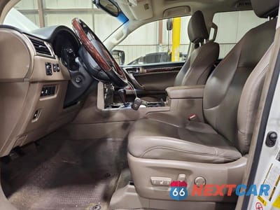 Zdjęcie 7 z 13 samochodu: 2019 LEXUS GX 460 VIN:JTJBM7FX6K5228873 - miniatura