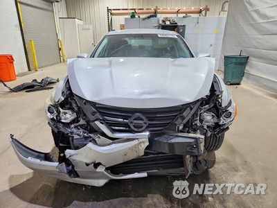 Piąte zdjęcie samochodu w środku: 2017 NISSAN ALTIMA 2.5 S VIN:1N4AL3AP0HN354128 - miniatura