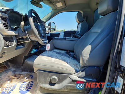 Zdjęcie 7 z 12 samochodu: 2023 FORD F550 SUPER DUTY VIN:1FDUF5GN6PDA01862 - miniatura