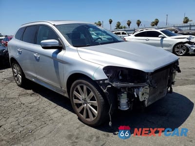 Czwarte zdjęcie samochodu z boku: 2017 VOLVO XC60 T5 INSCRIPTION VIN:YV440MDU0H2215994 - miniatura