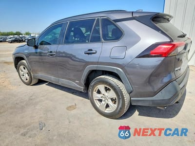 Drugie zdjęcie samochodu z przodu: 2021 TOYOTA RAV4 XLE VIN:4T3RWRFV2MU039056 - miniatura