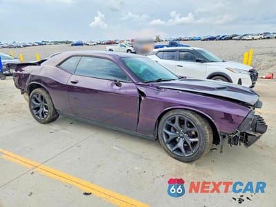 Czwarte zdjęcie samochodu z boku: 2020 DODGE CHALLENGER SXT VIN:2C3CDZAG7LH235887 - miniatura