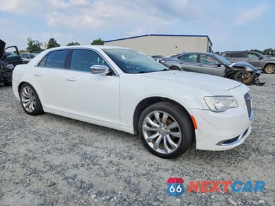 Czwarte zdjęcie samochodu z boku: 2019 CHRYSLER 300 TOURING VIN:2C3CCAAG4KH733189 - miniatura