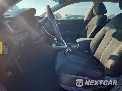 Zdjęcie 7 z 12 samochodu: 2016 KIA OPTIMA LX VIN:5XXGT4L30GG027016 - miniatura
