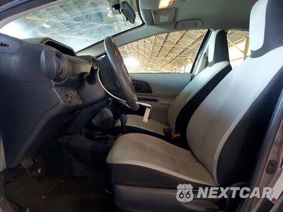 Zdjęcie 7 z 13 samochodu: 2012 TOYOTA PRIUS C ONE VIN:JTDKDTB37C1523939 - miniatura