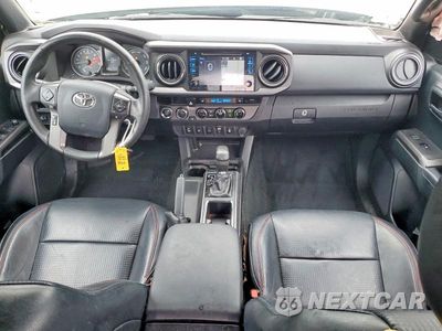 Zdjęcie 8 z 13 samochodu: 2017 TOYOTA TACOMA TRD PRO VIN:5TFCZ5AN5HX052723 - miniatura