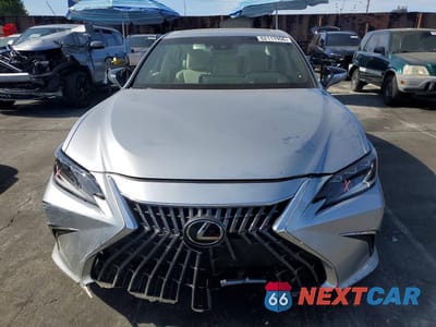 Piąte zdjęcie samochodu w środku: 2023 LEXUS ES 300H BASE VIN:58ADA1C18PU036311 - miniatura