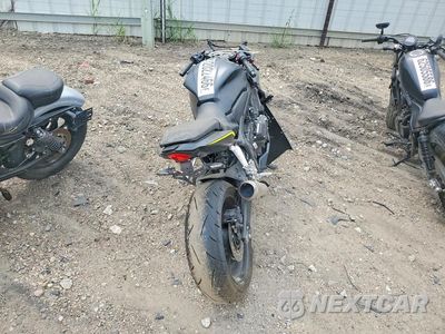 Czwarte zdjęcie samochodu z boku: 2026 HONDA CBR650 R VIN:MLHRH1552T5201784 - miniatura