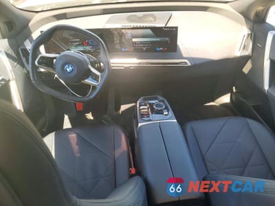 Zdjęcie 8 z 13 samochodu: 2022 BMW IX XDRIVE50 VIN:WB523CF00NCJ80011 - miniatura