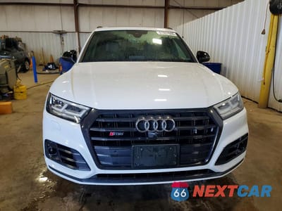 Piąte zdjęcie samochodu w środku: 2019 AUDI SQ5 PRESTIGE VIN:WA1C4AFY7K2126488 - miniatura