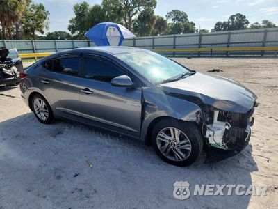 Czwarte zdjęcie samochodu z boku: 2019 HYUNDAI ELANTRA SEL VIN:5NPD84LF0KH454241 - miniatura