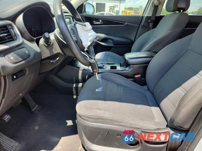 Zdjęcie 7 z 13 samochodu: 2016 KIA SORENTO LX VIN:5XYPG4A36GG016461 - miniatura