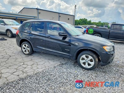 Czwarte zdjęcie samochodu z boku: 2011 BMW X3 XDRIVE28I VIN:5UXWX5C55BL706729 - miniatura